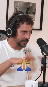 Exploring the Artistic Collaboration of Paco Leon and Aida Victoria