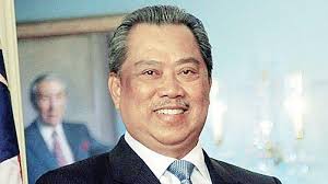 Sarawakian cara pemasangan potret dan bendera mengikut facebook. Sosok Muhyiddin Perdana Menteri Malaysia Yang Baru Berdarah Bugis Hingga Konflik Dengan Najib Razak Tribun Timur