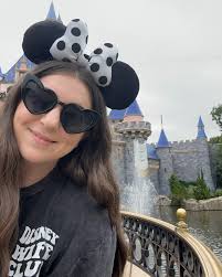 Ashley Renner (@ashleyinwonderland____) • Instagram photos and videos