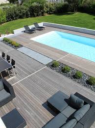 La Piscine Paysagee Par L Esprit Piscine 9 5 X 4 M Revetement Blanc Es Amenagement Jardin Terrasse Piscine Piscine Amenagement Paysager Terrasse Bois Piscine