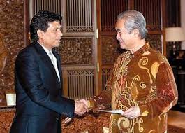 Nasimuddin was born to a minangkabau ancestry. Tan Sri S M Nasimuddin S M Amin Usahawan Com