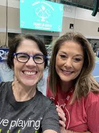 Laura Guenther's Instagram, Twitter & Facebook