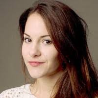 Julia Jolly's Instagram, Twitter & Facebook