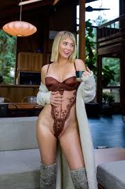 TW Pornstars - Sara Jean Underwood. Twitter. Cream or no cream?🙃. 5:27 PM  - 15 Mar 2023