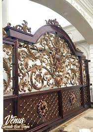 Desain pagar besi tempa yang kini banyak digunakan oleh penghuni untuk mempercantik anggota depan atau halaman rumah agar terlihat lebih. Model Pagar Besi Tempa Terbaru Klasik Sederhana 2018 Venus Pagar Besi Tempa Klasik Minimalis Mewah Modern Pintu Gerbang Desain Pintu Desain Rumah 2 Lantai