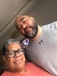 Sydney Linton's Instagram, Twitter & Facebook