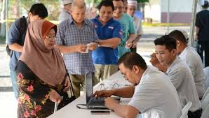 Semakan lokasi mengundi untuk pru14 boleh dibuat bermula hari isnin (16 april 2018) bagi pemilih berdaftar dalam mengetahui tempat mengundi untuk cuti umum dan cuti peristiwa khas sekolah sempena pru 14 pada hari rabu, 9 mei 2018. Semakan Pusat Mengundi Mulai 16 April Sarawakvoice Com
