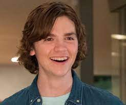 Joel courtney biography, age, height, weight, family, wiki & more. Joel Courtney Biography Facts Childhood Family Life Of Actor