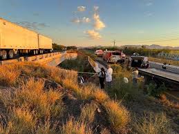 Sube a 5 muertos tras el accidente en El Carrizo, era una familia de la  Scally, en Los Mochis