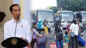 Merayakan lebaran dengan menyajikan hidangan menu bipang babi panggang ambawang. Jokowi Sebut Pulang Kampung Dan Mudik Itu Beda