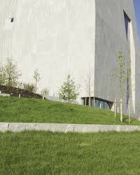 Obama Center’s Two Sides: A Lovely Park and a Forbidding Tower