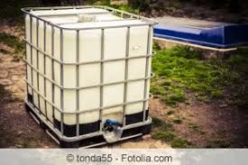 Wasser belebt den garten wie kein anderes element, erzeugt eine unvergleichbare atmosphäre und ist wohltuend. Regenwassertank Einbauen Bautypen Und Kosten Gartendialog De