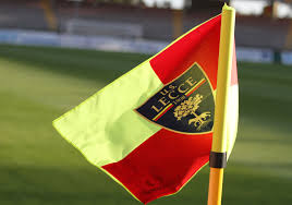 Il lecce è la terza e ultima squadra retrocessa nella serie a 2019/20. La Nota Del Club Il Lecce Calcio E Covid Free Il Leccese Giallorossi Sempre