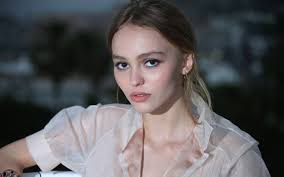 Vanessa paradis lyrics with translations: Johnny Depp S Daughter Ex Wife And Former Partner Vanessa Paradis Come To His Defence As Loving And Sensitive