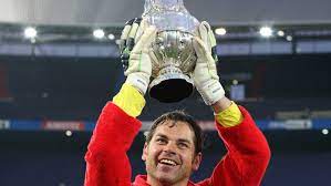 Het toernooi is de oudste nog bestaande voetbalcompetitie van nederland. De Prijzenkast Van Fc Twente Fc Twente