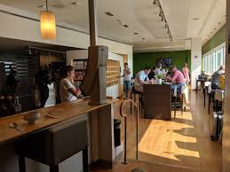 Mimi, alex, andreea & andrei.primii dintre ei in postura de proaspat casatoriti. Am Vizitat Bruxelles Intr O Noapte The Gadgetist