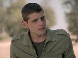 Carlos recuerda la promesa que nunca cumplió: “Cuando por fin podamos salir  de este infierno, te devuelvo el libro”