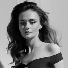 Email Address of @enelaura_ Instagram Influencer Profile