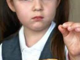 Lana 'finds tooth in her pasty'