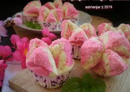 Resep bolu kukus mekar yang lezat dan nikmat. 8 Bahan Membuat Bolu Kukus Mekar Santan Yang Enak Cookandrecipe Com