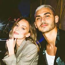 Ester expósito y alejandro speitzer han sido vistos juntos regresando a españa. Ester Exposito Y Alejandro Speitzer Se Casaron En Secreto E Online Latino Mx