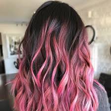 夏のアイデアのための50のハッピーヘアカラー ヘアスタイル cheveux rose fonce couleur cheveux rose cheveux bruns et roses