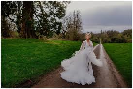 Shop our selection of over 500 beautiful beach wedding dresses perfect for destination weddings. The 7 Best Wedding Dress Stores In Montreal Voted By Brides Vendors