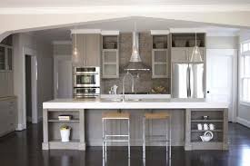 Backsplash Light Grey Shaker Style Kitchen Cabinet Painted In Benjamin Moore 1475 Grayston Contemporary Grey Kitchen Contemporary Kitchen Grey Kitchen Cabinets