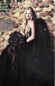 Avril Lavigne And Chad Kroeger Wedding Pictures Black Wedding Dress Monique Lhuillier Black Wedding Dresses Wedding Dresses Monique Lhuillier Wedding Dress