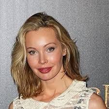 Kimberly Davies's Instagram, Twitter & Facebook