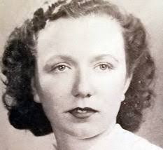 Evelyn Hatch's Instagram, Twitter & Facebook