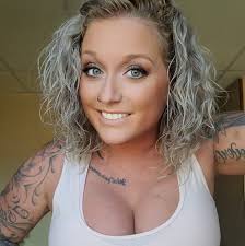 Sarah Stobart updated her profile picture.