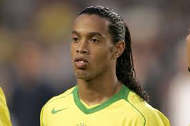 Der aktuelle kader der brasilianischen nationalmannschaft für die weltmeisterschaft 2010 in südafrika. Wm 2014 Jo Ronaldinho Kehrt Ins Nationalteam Zuruck