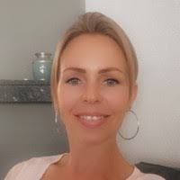 8 "Danielle Hut" profiles