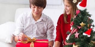 Looking for a cool gift for teenage guys or girls for this 2021 christmas? 19 Cheap Gifts For Teenage Guys Under 10