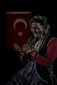 Butun Askerlerin Anasi O Bizde Butun Askerlerin Kardesiyiz O Halde Kardesimizin Kanini Yerde Birakmayacagiz Kadin Resimler Fotografcilik