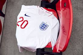 Bestel hier het officiële voetbalshirt van het engelse voetbalelftal! Engeland Thuisshirt 2018 2019 Voetbalshirts Com