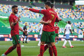 أعلن فرناندو سانتوس ويواكيم لوف المديران الفنيان للمنتخب البرتغالى ونظيره منتخب المانيا، تشكيل مواجهة المنتخبين، والتي تنطلق في السادسة من مساء اليوم السبت. Ù…ÙˆØ¹Ø¯ Ù…Ø¨Ø§Ø±Ø§Ø© Ø§Ù„Ø¨Ø±ØªØºØ§Ù„ ÙˆØ£Ù„Ù…Ø§Ù†ÙŠØ§ ÙÙŠ ÙŠÙˆØ±Ùˆ 2020 ÙˆØ§Ù„Ù‚Ù†ÙˆØ§Øª Ø§Ù„Ù†Ø§Ù‚Ù„Ø© Goal Com