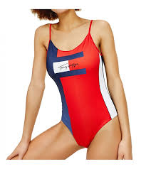 Envie de joindre le glamour et la tendance ? Tommy Hilfiger Maillot De Bain 1 Piece Tricolore Dos Ouvert