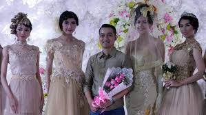 Check spelling or type a new query. Mengapa Gaun Bridesmaids Harus Seragam