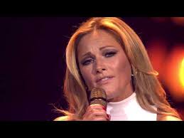 Atemlos durch умереть nacht , бис эйн нойер тегов erwacht atemlos einfach раус deine augen ziehen mich дай ! Helene Fischer Lieb Mich Dann Lyrics English Translation