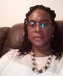 Lenore Jones's Instagram, Twitter & Facebook