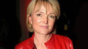 Comme elle, 24 autres personnes célèbres ont leur anniversaire un 06 décembre. Claude Chirac La Biographie De Claude Chirac Avec Gala Fr