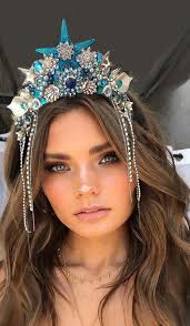 Tiara De Sereia Carnaval Em Pedrarias Finas Arco Arranjo No Elo7 Mimos Di Menina 1043b3a Fantasias Carnaval Feminina Acessorios Carnaval Tiaras Carnaval