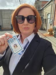 A very happy anniversary to my favorite show, the X-Files 👽🤍 It's time to  get out the Agent Scully cosplay again soon.