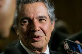 Itamaraty concede passaporte diplomático a ex-ministro do STF