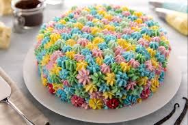 Se non siete avvezzi al sac à poche o avete poco tempo, il modo più semplice per decorare una torta con la. Ricetta Torta Con Panna Multicolor La Ricetta Di Giallozafferano