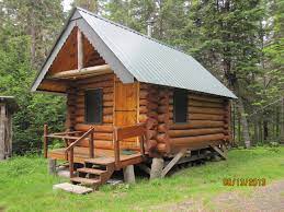 Log home floor plans, custom log cabins & cedar log homes imagine pulling into your driveway to be greeted by a gorgeous house constructed in greenville, maine by moosehead cedar log homes. A Little Log Cabin In Maine Cute Little Houses Little Log Cabin Tiny Cabins