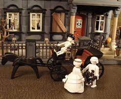 Playmobil Haunted Halloween Victorian Mansion 5300 Custom Dollhouse 120 Items Playmobil Halloween Haunt Doll House