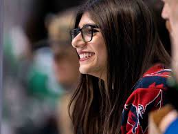 Check out the latest, hottest videos from mia khalifa on their dedicated page from the king of porn, thumbzilla! Ex Porn Star Mia Khalifa Wants To Move On With Her Life Why Won T We Let Her Michael Segalov The Guardian